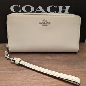Coach Refined Calfskin Wristlet Zip Wallet in Light Chalk/Silver Leather